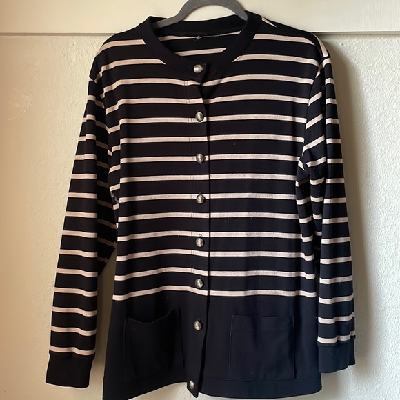 Vintage tan & black long sleeve button down sweater with front pockets - Picture 1 of 6